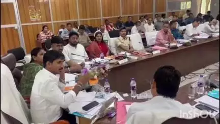 डूंगरपुर: सांसद राजकुमार रोत की अध्यक्षता में जिला विकास समन्वय एवं निगरानी समिति (दिशा) की बैठक हुई आयोजित