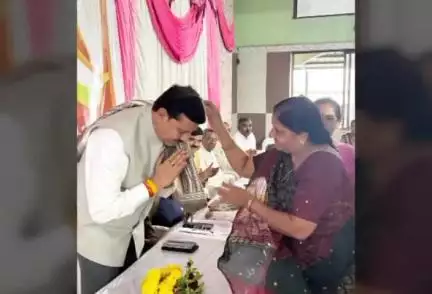 વઢવાણ: માલવણ ખાતે નાયબ મુખ્ય દંડકની ઉપસ્થિતિમાં 'વન નેસન- વન ઇલેક્શન' તેમજ વૃક્ષારોપણ કાર્યક્રમ યોજાયો