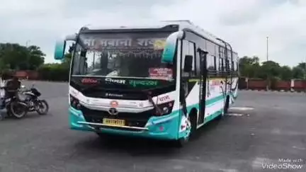 देवघर: बाघमारा बस अड्डे पर मां भवानी शंकर बस के नीचे से ड्राइवर के शव को पुलिस ने किया बरामद