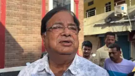 দিনহাটা ১: উত্তরবঙ্গের কোনও জায়গায় আমার জামা-কাপড় খুলে দেবেন এটা কেন বললেন না দিলীপ ঘোষ,  দিনহাটায় কটাক্ষ মন্ত্রীর