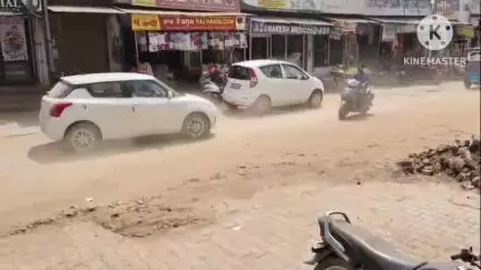 ਪਟਿਆਲਾ: ਸਮਾਣਾ ਦੇ ਬੱਸ ਸਟੈੰਡ ਤੋਂ ਤਹਿਸੀਲ ਨੂੰ ਜਾਂਦੀ ਰੋਡ ਦੀ ਖ਼ਸਤਾਹਾਲੀ ਕਾਰਨ ਲੋਕ ਹੋ ਰਹੇ ਪਰੇਸ਼ਾਨ #jansamasya