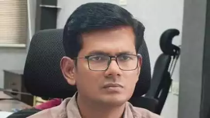 వరద ప్రభావిత ప్రాంతాల్లో అధికారులు అప్రమత్తంగా ఉండాలి: పట్టణంలో జిల్లా కలెక్టర్ ఏఎస్ దినేష్ కుమార్