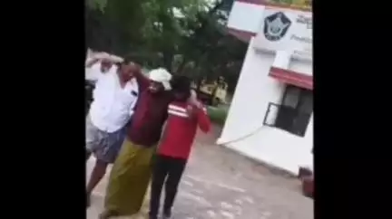 మంత్రాలయం: హెచ్ మురవణిలో పీర్ల ఊరేగింపుని చూసేందుకు వెళ్లిన వ్యక్తిపై దాడి