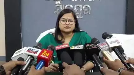 ଯାଜପୁର: ବୈତରଣୀ ନଦୀରେ ଜଳସ୍ତର ବୃଦ୍ଧି, ବନ୍ୟା ଆଶଙ୍କାକୁ ନେଇ ଜିଲ୍ଲା ପ୍ରଶାସନର ପ୍ରସ୍ତୁତି ସମ୍ପର୍କରେ କାର୍ଯ୍ୟାଳୟରେ ସୂଚନା ଦେଲେ ଜିଲ୍ଲାପାଳ
