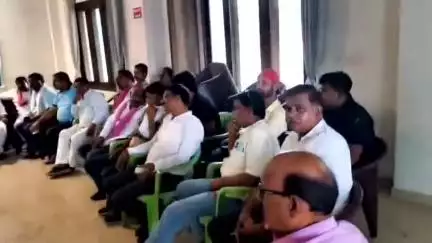 कन्नौज: नसरापुर सपा कार्यालय पर 2027 से जुड़ी चुनावी बैठक हुई, पार्टी नेताओं ने बनाई रणनीति