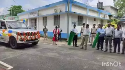 बांका: समाहरणालय परिसर से डीएम ने मतदाता जागरूकता रथ को हरी झंडी दिखाकर किया रवाना