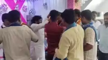 चंदौली: बसपा ने पंचायत चुनाव के मद्देनज़र जिला मुख्यालय स्थित एक लान में बैठक कर संगठनात्मक मजबूती पर की चर्चा