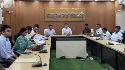 डुमरा: डुमरा में पेयजल संकट से निपटने के लिए जिलाधिकारी की अध्यक्षता में हुई समीक्षा बैठक