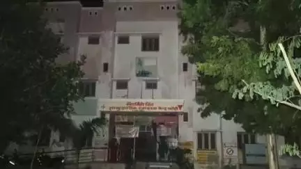भदोही: भदोही सीएचसी पहुंची गर्भवती महिला के परिजनों ने स्वास्थ्य सुविधा न मिलने का लगाया आरोप