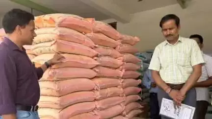 पीलीभीत: जिले भर में खाद की कालाबाजारी रोकने के लिए कृषि विभाग की टीम ने चलाया अभियान, दुकानों पर हुई छापेमारी