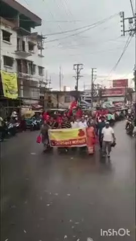 পান্ডুয়া: আগামী ৯ই জুলাই দেশ জুড়ে সাধারণ ধর্মঘট সফল করতে পান্ডুয়া জি টি রোডে মিছিল করল বামেরা
