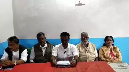 ವಿರಾಜಪೇಟೆ: ಅಖಿಲ ಭಾರತ ಸಾರ್ವತ್ರಿಕ ಮುಷ್ಕರಕ್ಕೆ ವಿರಾಜಪೇಟೆಯಲ್ಲಿ ಬೆಂಬಲ ಸೂಚಿಸಿದ  ಸಿ.ಐ.ಟಿ.ಯು ಜಿಲ್ಲಾ ಘಟಕ