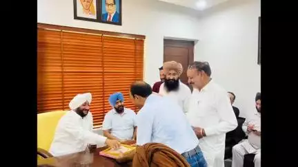 ਐਸਏਐਸ ਨਗਰ ਮੁਹਾਲੀ: ਸੈਕਟਰ 82 ਵਿਖੇ ਮੋਹਾਲੀ ਦੇ ਵਿਧਾਇਕ ਕੁਲਵੰਤ ਸਿੰਘ ਨੇ ਲੋਕਾਂ ਦੀਆਂ ਸੁਣੀਆਂ ਸਮੱਸਿਆਵਾਂ