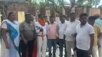 राजगीर: राजगीर में टमटम यूनियन के अध्यक्ष मनोज कुमार सिंह को रजवार समाज ने किया सम्मानित