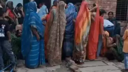 सकलडीहा: सकलडीहा रेलवे क्रॉसिंग के पास ट्रेन की चपेट में आने से एक बुजुर्ग की मौत, परिजनों में मचा कोहराम