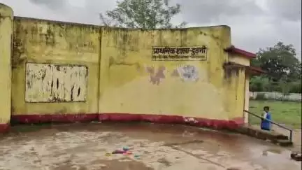 नारायणपुर: स्कूल में बच्चों के खाना पकाने वाले वायरल वीडियो की सच्चाई सामने आई, विशेष परिस्थितियों में बच्चे खुद बना रहे थे खाना