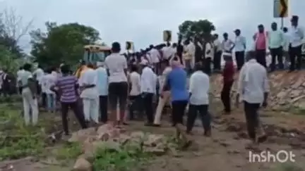 मूल: देवाळा बुजरूक येथे जागेच्या वादावरून चक्क अंतयात्रेचा मार्ग रोखला पोलिसात शेतकऱ्याविरुद्ध गुन्हा दाखल