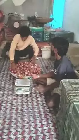 सब्जीवाला #vegetables #प्याज #comedy #funny #trending #viral #ytshort #2025 #memes #ytshorts #fun #neha18721 #akash.sk1