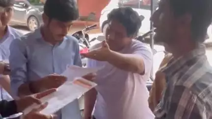 જૂનાગઢ: ભેસાણમાં પ્રિન્સિપલ અને શિક્ષક દ્વારા બાળકો સાથે થયેલ ગુનાહિત ઘટના અંગે ABVP એ કલેકટરને આવેદનપત્ર પાઠવ્યું