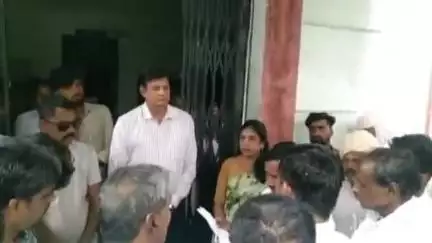 आलोट: तहसील कार्यालय पर PCC चीफ पर झूठी FIR के विरोध में कांग्रेस ने तहसीलदार को सौंपा ज्ञापन