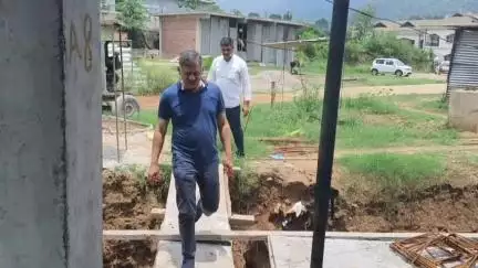 घुमारवीं: राजेश धर्माणी ने तीन मंज़िला स्किल सेंटर के निर्माण कार्य का निरीक्षण किया, युवाओं को बताया रोजगार का बड़ा अवसर