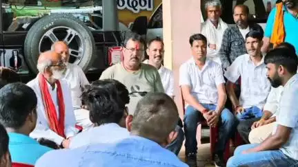 बिजावर: बिजावर विधायक राजेश शुक्ला ने सुनीं जनता की समस्याएं, तुरंत निराकरण के निर्देश