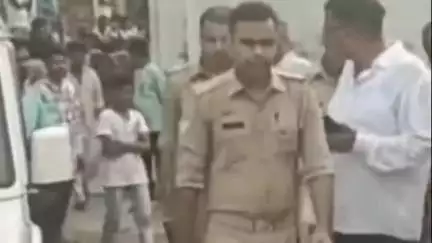बिसवां: बांधेपुरवा मजरा रेवान में सगे भाई ने बड़े भाई की फावड़े से की हत्या, रेउसा पुलिस ने शव पोस्टमार्टम के लिए भेजा