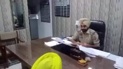 ਬਾਘਾ ਪੁਰਾਣਾ: ਬਾਘਾ ਪੁਰਾਣਾ ਪੁਲਿਸ ਨੇ ਪਿੰਡ ਮਾੜੀ ਦੀ ਸਰਪੰਚਣੀ ਦੇ ਪਤੀ ਦੀਆਂ ਨਗਨ ਫੋਟੋਆਂ ਬਣਾ ਕੇ ਬਲੈਕਮੇਲ ਕਰਨ ਵਾਲੇ ਛੇ ਲੋਕਾਂ ਨੂੰ ਕੀਤਾ ਗਿਰਫਤਾਰ
