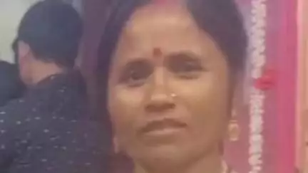 শান্তিপুর: নৃসিংহপুর মধ্যকলোনিতে আত্মঘাতী হওয়া মহিলার বাড়ী গেলেন জাতীয় মহিলা কমিসনের সদস্যা অর্চনা মজুমদার