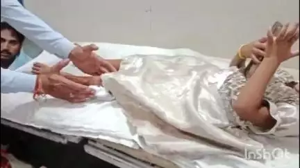 बिरुहली ग्राम में आवारा कुत्तों ने हमला कर बच्ची को किया घायल, अस्पताल में कराया गया भर्ती