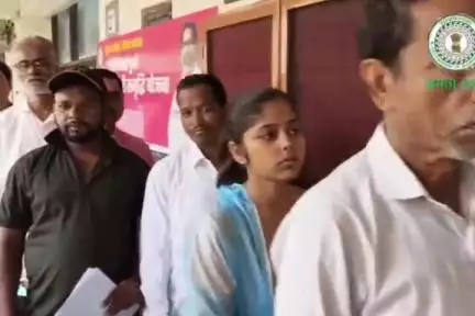 नामकुम: समाहरणालय में जनता दरबार का आयोजन, उपायुक्त ने सुनीं लोगों की समस्याएँ