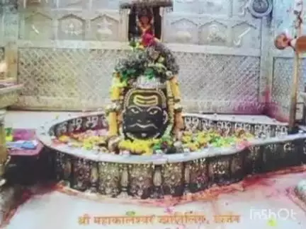 देवास नगर: श्रावण मास में महाकालेश्वर दर्शन के लिए भक्तों की भव्य पदयात्रा, नेशनल यूनिटी ग्रुप द्वारा आयोजन
