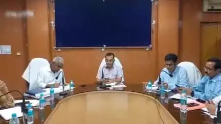 जांजगीर: जिले में बाढ़ और बीमारी को लेकर अधिकारियों को अलर्ट रहने के निर्देश, पीएम आवास में होगा पौधारोपण