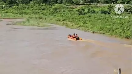 মৰিয়নি: মূৰমূৰীয়াৰ মাজেৰে বৈ যোৱা ভোগদৈ নদীত পুনৰ সন্ধানহীন এজন লোক, এছডিআৰএফৰ অভিযান অব্যাহত
