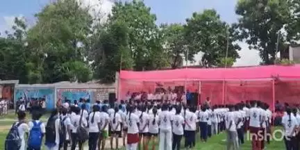 फतुहा: हाई स्कूल मैदान में खेलो इंडिया के मशाल कार्यक्रम के तहत प्रखंड स्तरीय खेलकूद प्रतियोगिता का आयोजन किया गया