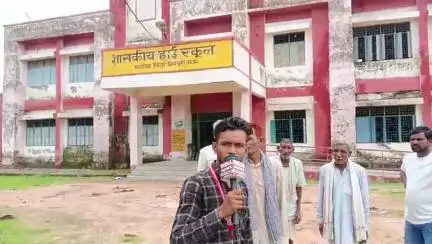 शिवपुरी जिले के करेरा तहसील के अंतर्गत ग्राम पंचायत सलैया शासकीय एकिकत हाई स्कूल बना कूड़ा कचरा का अड्डा स्कूल के अंदर