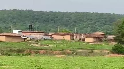 कुदरा: करर गांव के ग्रामीणों को प्रधानमंत्री आवास योजना का लाभ नहीं मिल रहा, ग्रामीण लगा रहे हैं गुहार
