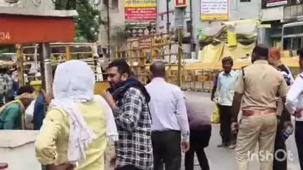 बिलासपुर: यातायात पुलिस ने शहर में अवैध रूप से पार्किंग और ठेला लगाने वालों के खिलाफ की कार्रवाई, दी सख्त हिदायत