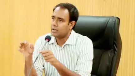 सागर नगर: जिले की चार मुख्य सड़कें होंगी पशु मुक्त, कलेक्टर ने पशुओं को ज़ब्त कर जुर्माना लगाने के दिए निर्देश