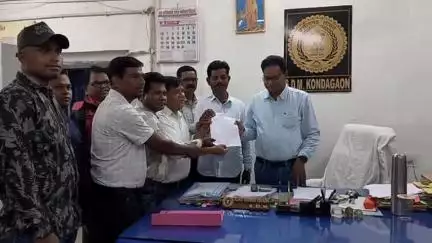 कोंडागांव: कोण्डागांव में छत्तीसगढ़ कर्मचारी अधिकारी फेडरेशन ने कबीरधाम कलेक्टर के खिलाफ जताया विरोध, सीएम के नाम सौंपा ज्ञापन