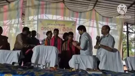 ନୂଆପଡା: ବୋଇରଭାଡ଼ି ଗ୍ରାମରେ ପ୍ରବାସୀ ଶ୍ରମିକ ସଚେତନତା ଶିବିର ଅନୁଷ୍ଠିତ
