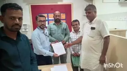 રાપર: Pfms account માં પડી રહેલ મુશ્કેલીઓને લઈને રાપર તાલુકા પ્રાથમિક શિક્ષક સંઘ દ્વારા ભચાઉ ખાતે મેનેજર સમક્ષ રજૂઆત.