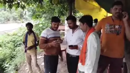 बुरहानपुर: यूथ कांग्रेस चुनाव को लेकर शहर में सरगर्मियां तेज, उम्मीदवार युवाओं को जोड़कर अपने पक्ष में कर रहे मतदान