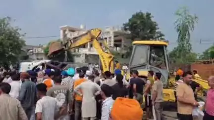 ਹੁਸ਼ਿਆਰਪੁਰ: ਪਿੰਡ ਸੱਗਰਾਂ ਨਜ਼ਦੀਕ ਵਾਪਰੇ ਸੜਕ ਹਾਦਸੇ ਵਿੱਚ ਮ੍ਰਿਤਕਾਂ ਦੀ ਸੰਖਿਆ ਹੋਈ 10, ਇਲਾਜ ਦੌਰਾਨ 1 ਹੋਰ ਔਰਤ ਦੀ ਹੋਈ ਮੌਤ