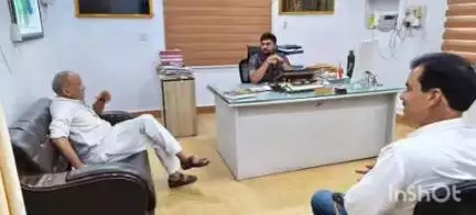 श्योपुर: खिरकाईयों पर टपरी बनाने से वन कर्मचारी रोक रहे, चरवाहों के साथ डीएफओ से मिले पूर्व विधायक चौहान