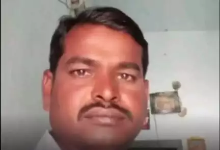 అలంపూర్: అయిజ మండల కేంద్రంలోని పాము కాటుతో వ్యక్తి మృతి