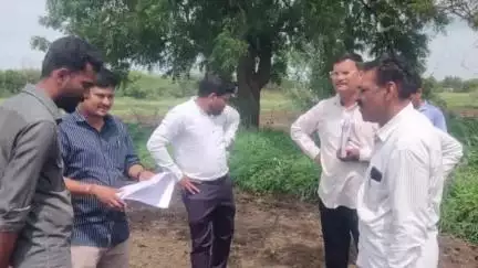 अंबड: अंबड येथील कृषी विभागाने सौंदलगाव व बारासवाडा येथील शेतात न उगवलेल्या सोयाबीन शेतीचे केले पंचनामे