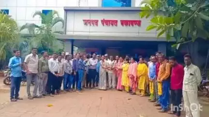 बकावंड: बकावंड ब्लॉक में पंचायत सचिव संघ का स्थापना दिवस जनपद कार्यालय में मनाया गया, जनपद अध्यक्ष व उपाध्यक्ष रहे शामिल