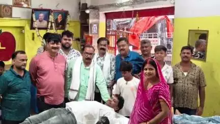 ବାରିପଦା ମ୍ୟୁନିସିପାଲଟି: ପିତାମାତାଙ୍କ ଶ୍ରାଦ୍ଧ ଦିବସରେ ପୁରୁଣା ହାଟସାହି ଠାରେ ରକ୍ତଦାନ ଶିବିର ଅନୁଷ୍ଠିତ; ନଗରପାଳଙ୍କ ଯୋଗଦାନ