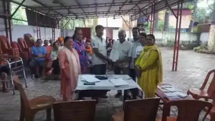 गोलमुरी-सह-जुगसलाई: बारीडीह में वृद्धजनों को मिला सम्मान, 155 लोगों को पेंशन प्रमाणपत्र वितरित किए गए